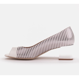 Marco Shoes Escarpins femme à rayures métallisées avec un devant ouvert blanche argent 3