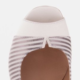 Marco Shoes Escarpins femme à rayures métallisées avec un devant ouvert blanche argent 8