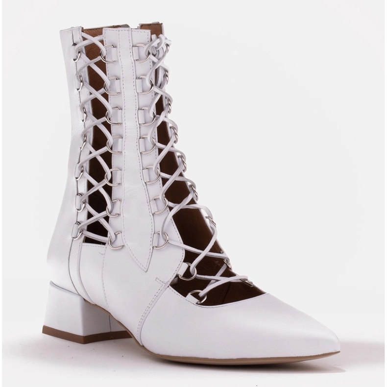 Marco Shoes Bottes tressées avec une sangle blanche 1 Marco Shoes Bottes tressées avec une sangle blanche 1