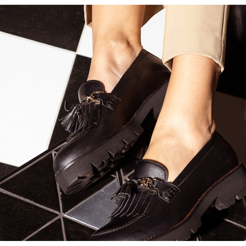 Marco Shoes Mocassins avec une chaîne dorée sur une semelle légère le noir 2