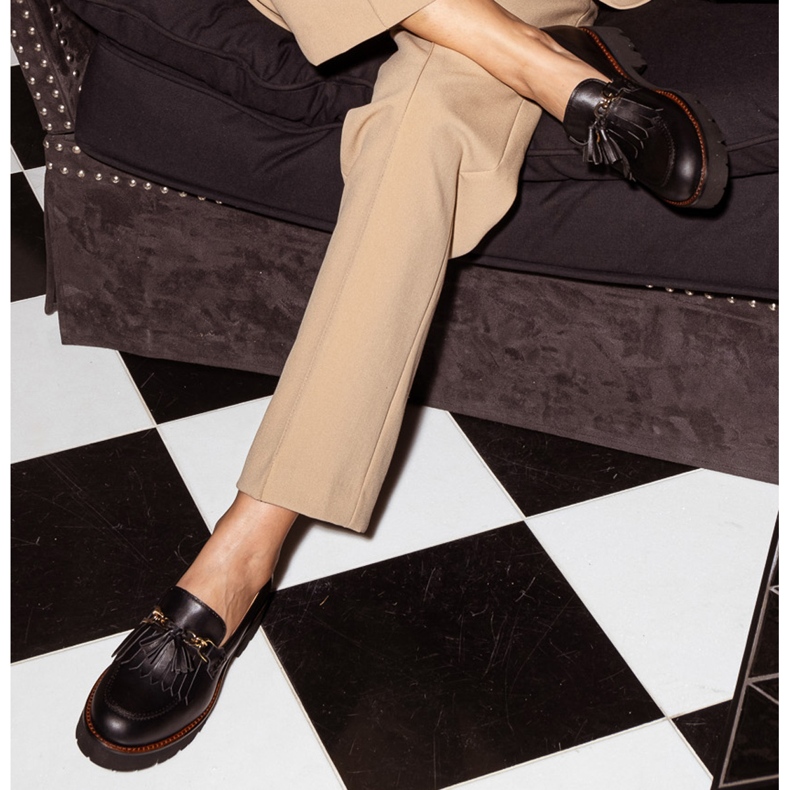 Marco Shoes Mocassins avec une chaîne dorée sur une semelle légère le noir 1