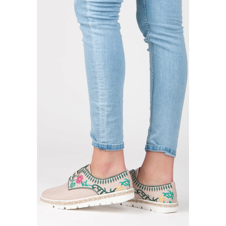 Kylie Chaussures femme avec broderie rose 1