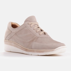 Radoskór Des chaussures confortables pour un pied plus large sur une semelle légère beige 1