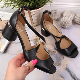 Sandales pour femmes en cuir noir à talons hauts Juma 1