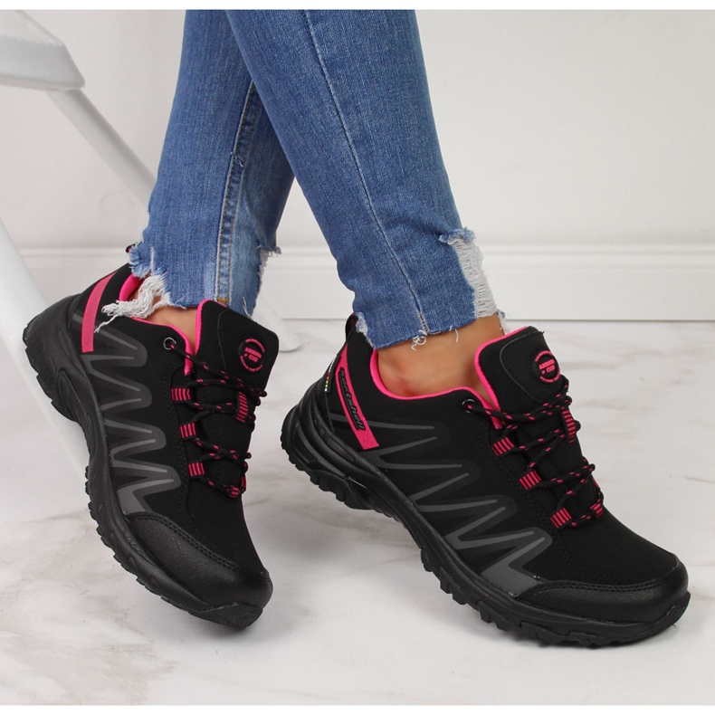 Chaussures de trekking femme imperméables noires et roses American Club 1