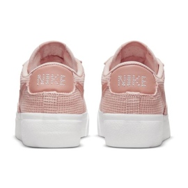 Chaussures Nike Blazer Low Platform DN0744-600 rose 1