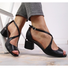 Sandales pour femmes en cuir noir à talons hauts Juma le noir 4