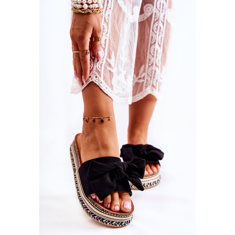 PG1 Chaussons Pour Femme Sur Une Plateforme Massive Avec Un Nœud Noir Macardi 1