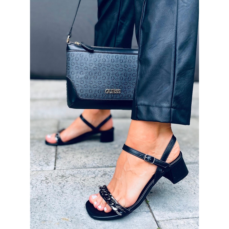 Sandales à petit talon Daphné Noir le noir 1