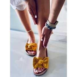 Kiara Babouches en liège jaune 2 Kiara Babouches en liège jaune 2