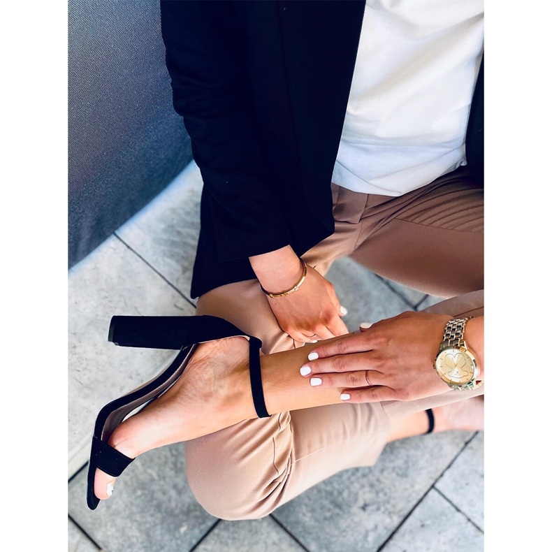 Sandales à talons hauts d'Ariel Black Suede le noir 1