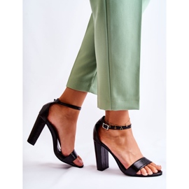 Sandales Classiques En Cuir On A Bar Noir Sallen 2