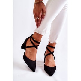 PG1 Escarpins à la mode sur un talon bas Black Crissa le noir 1