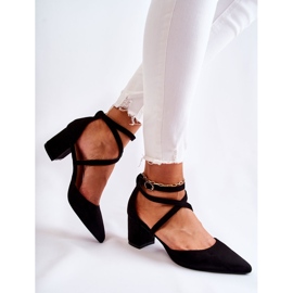 PG1 Escarpins à la mode sur un talon bas Black Crissa le noir 2