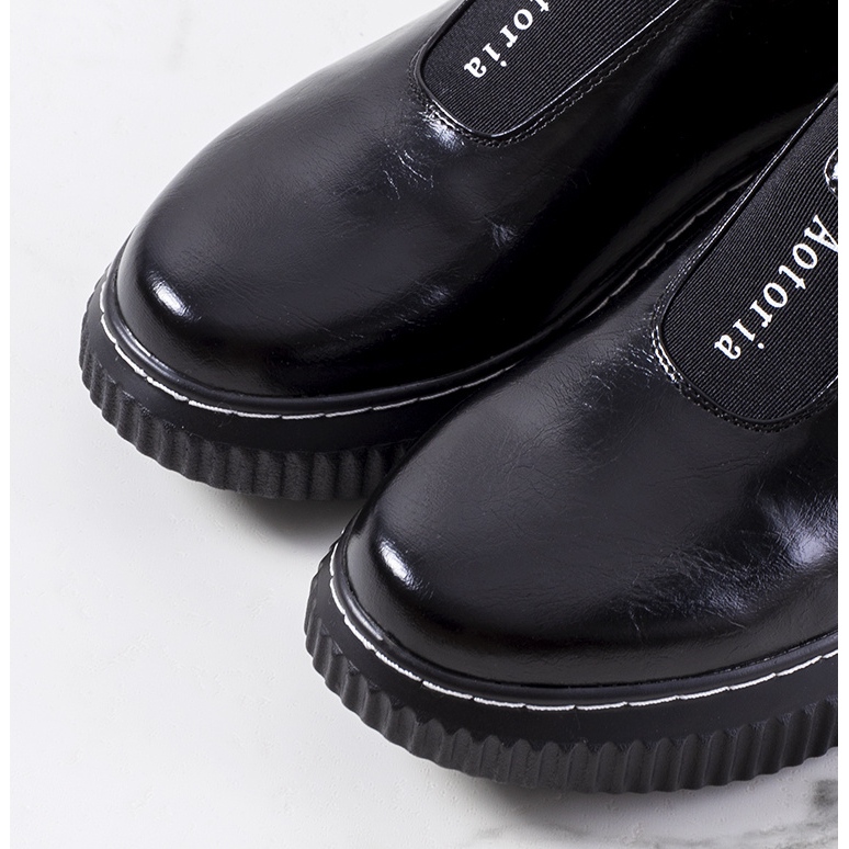 Richelieus noirs sur la plateforme Siddons le noir 1