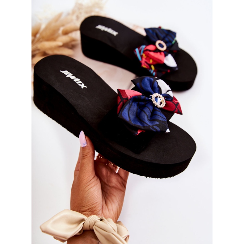 WJ1 Chaussons Compensés Femme Noirs En Mousse Silana le noir multicolore 1