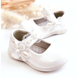 Ballerines enfant blanches à velcro et lacet 2