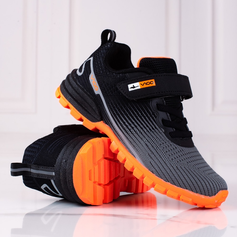 Chaussures de sport garçon Vico à semelle orange noir gris 1