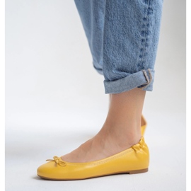 Marco Shoes Ballerines en cuir grainé délicat jaune 9