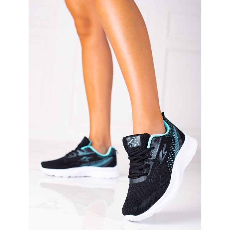 Chaussures de sport à lacets noires Shelovet avec une semelle blanche 1