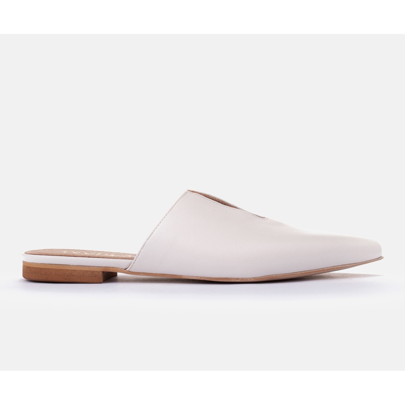 Marco Shoes Babouches en cuir avec découpe blanc 1