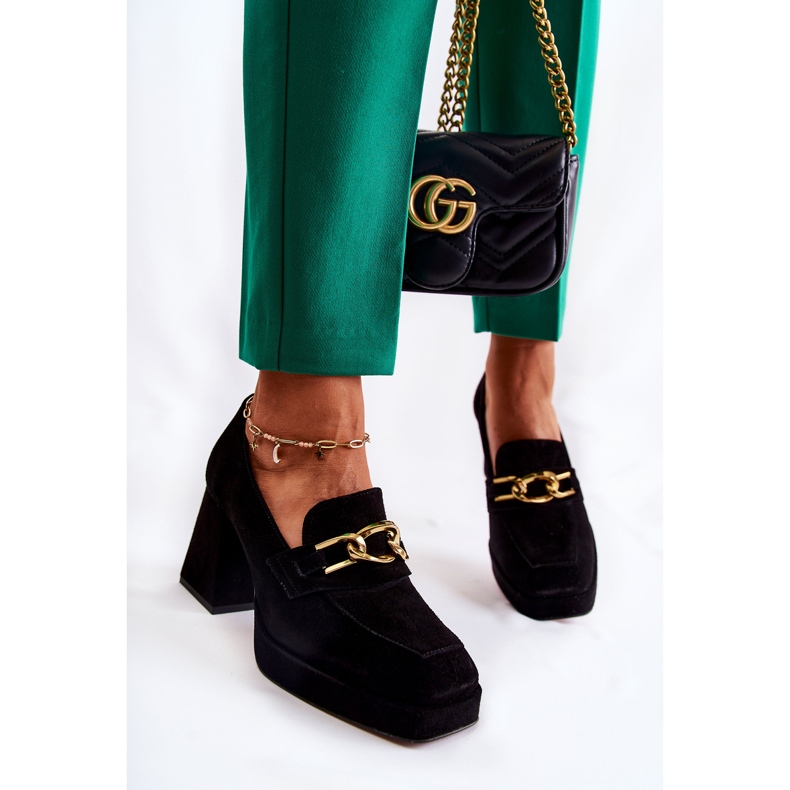 Escarpins En Daim Avec Une Chaîne Décorative Laura Messi 2444 Noir le noir 1