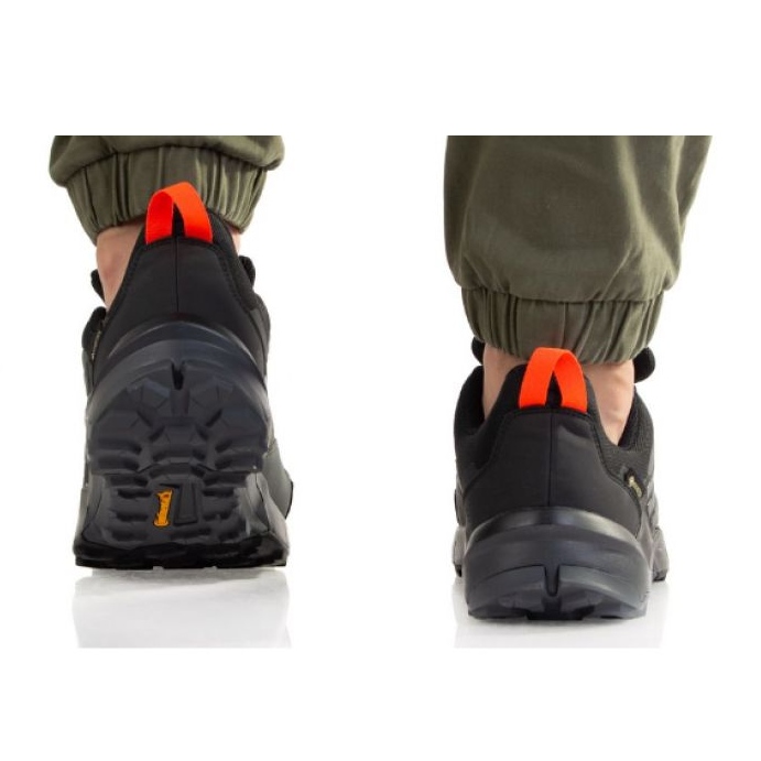 Chaussures Adidas Terrex AX4 Gtx M FZ3285 gris 1