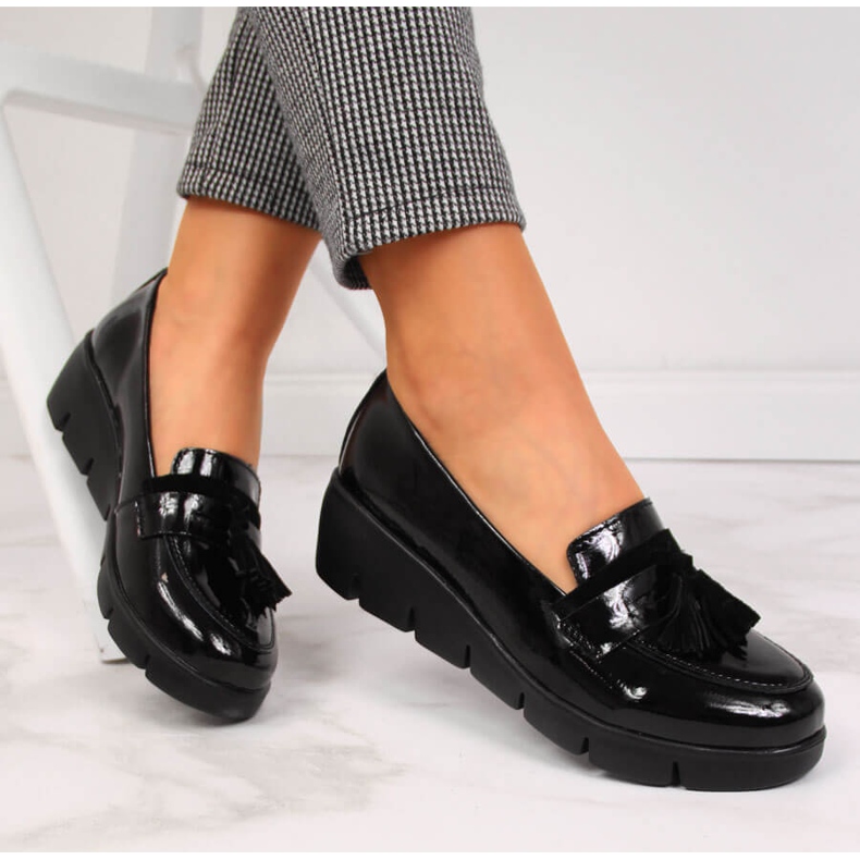 Chaussures femme en cuir verni noir Filippo le noir 1