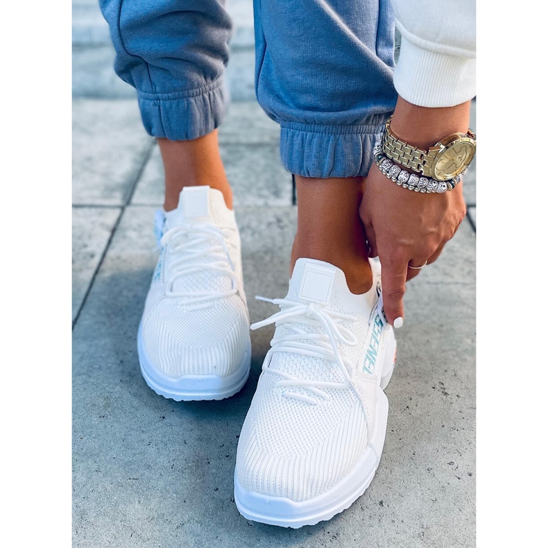 Hiral Chaussettes blanches chaussures de sport 1 Hiral Chaussettes blanches chaussures de sport 1