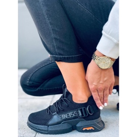 Chaussettes Hiral noires chaussures de sport 1