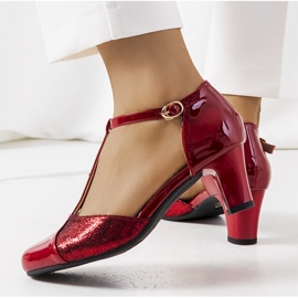 Escarpins Formila rouges brillants 2