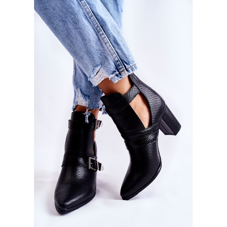 WJ2 Bottes à la mode sur un pilier avec découpes Suelo noir 2