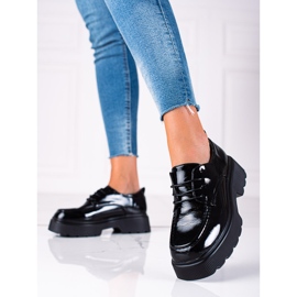 Chaussures Vinceza laquées noires 1