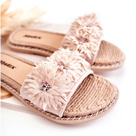 Tongs beiges pour femmes avec fleurs en tissu 2