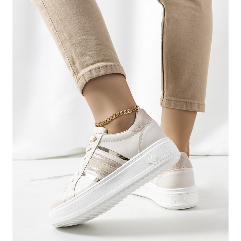 Baskets beiges sur la plateforme Goldsmi blanc 1
