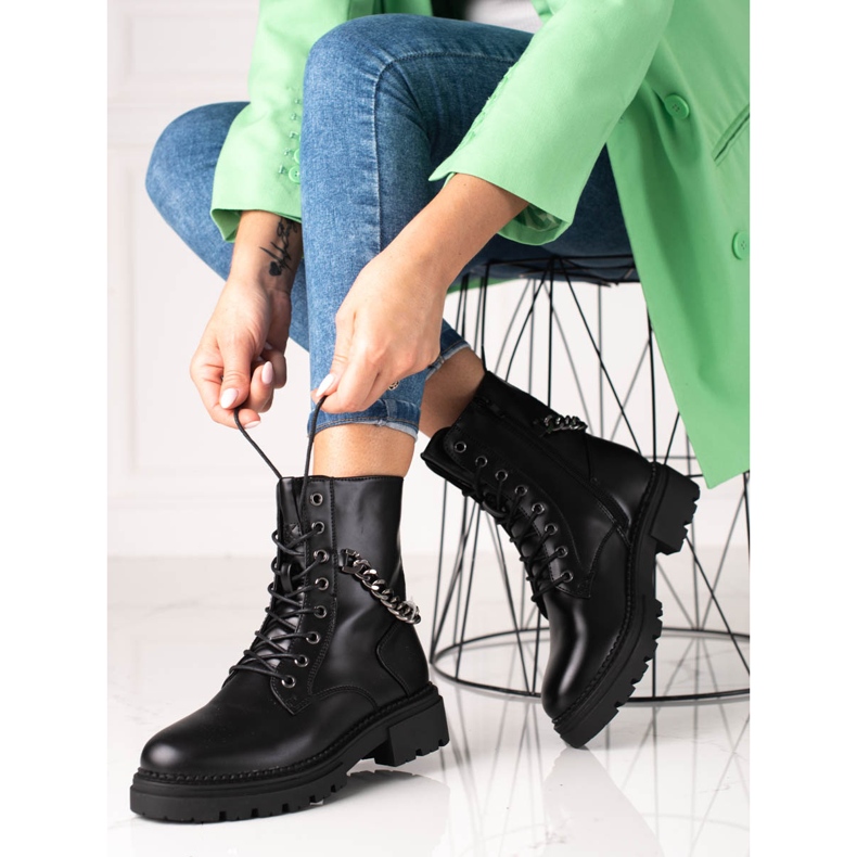 Sacs noirs pour dames avec une chaîne Shelovet sur une plate-forme épaisse le noir 1 Sacs noirs pour dames avec une chaîne Shelovet sur une plate-forme épaisse le noir 1