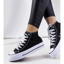 Baskets noires sur la plateforme Korgay le noir 2