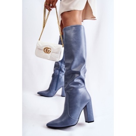 Bottes Mayra bleues classiques sur un poteau 4