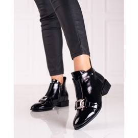 Bottes noires élégantes par W. Potocki le noir 1