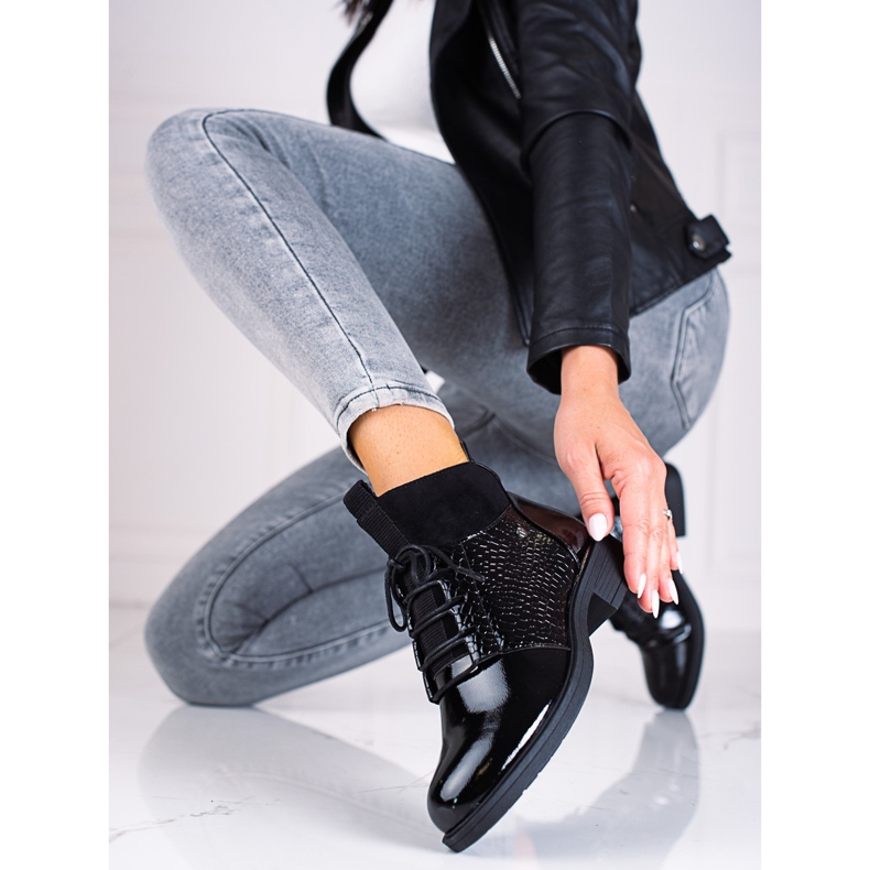 Bottines Vinceza femme à lacets et talon plat noir 1