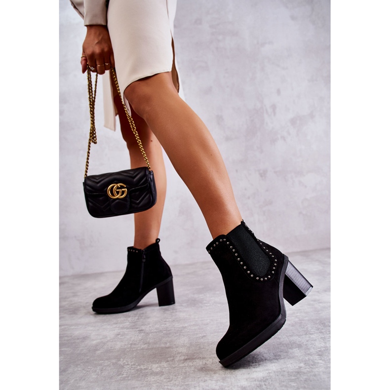 PG1 Bottes en daim noir Cambia avec clous sur un poteau 2