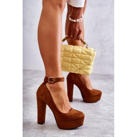 Escarpins en daim sur la plate-forme Camel Rivia brun 11