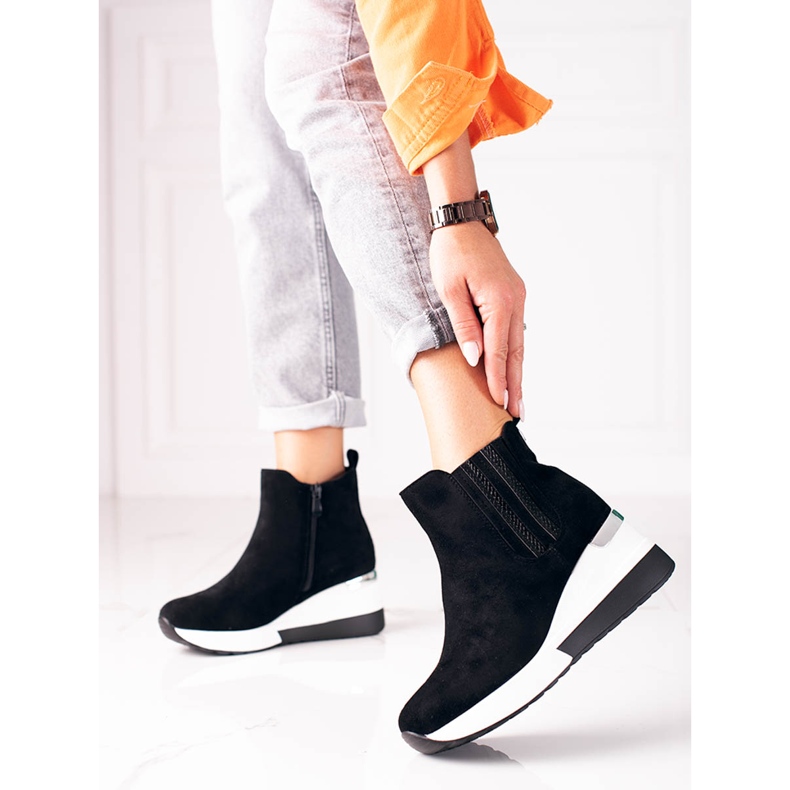 Bottes de sport pour femmes sur le coin Shelovet, en daim écologique noir 1