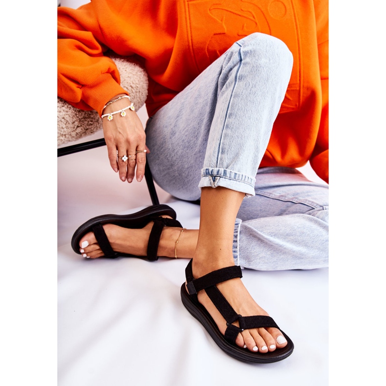 Sandales noires sportives en daim féminin 4