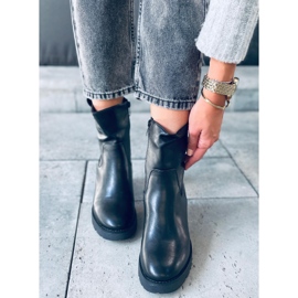 Bottes sur un coin caché Luanda Black le noir 5