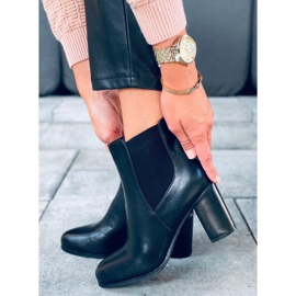 Bottes classiques à talons hauts par Elvira Black le noir 4
