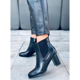 Bottes classiques à talons hauts par Elvira Black le noir 2