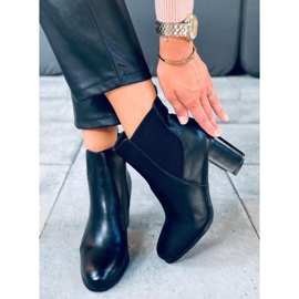 Bottes classiques à talons hauts par Elvira Black le noir 5