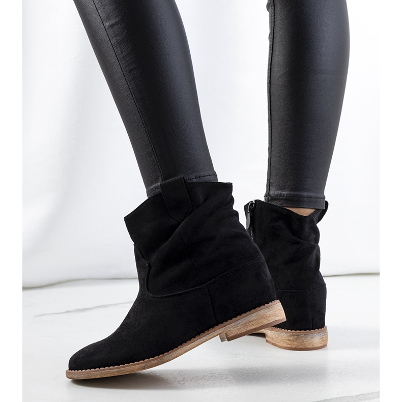 Bottes noires sur un talon compensé intérieur Hunjet 1