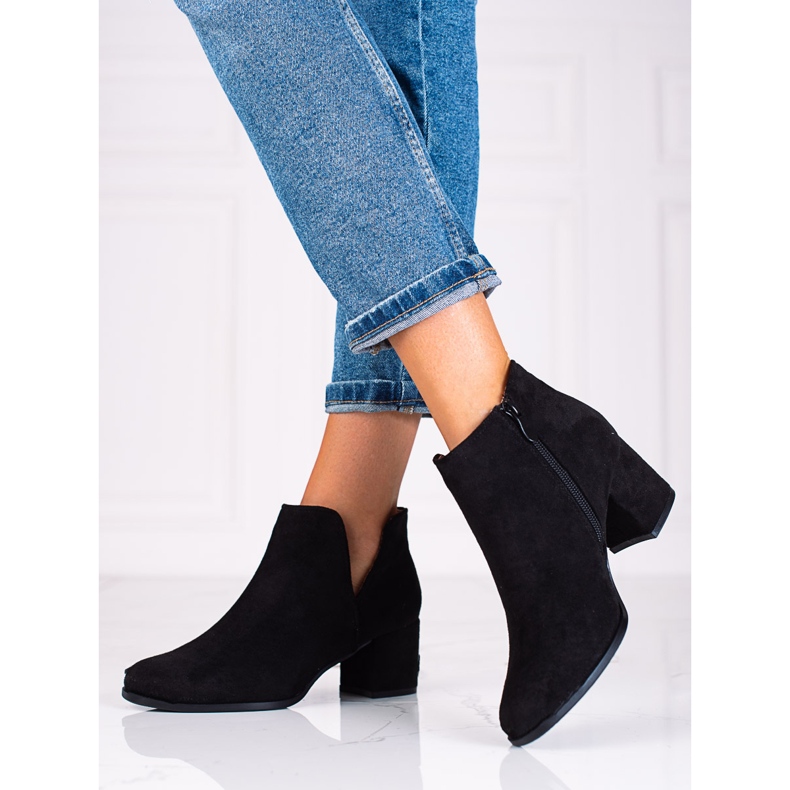 Bottes pour femmes Shelovet noires avec découpe 1